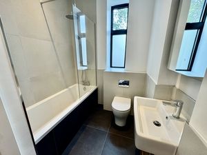 Family Bathroom- click for photo gallery